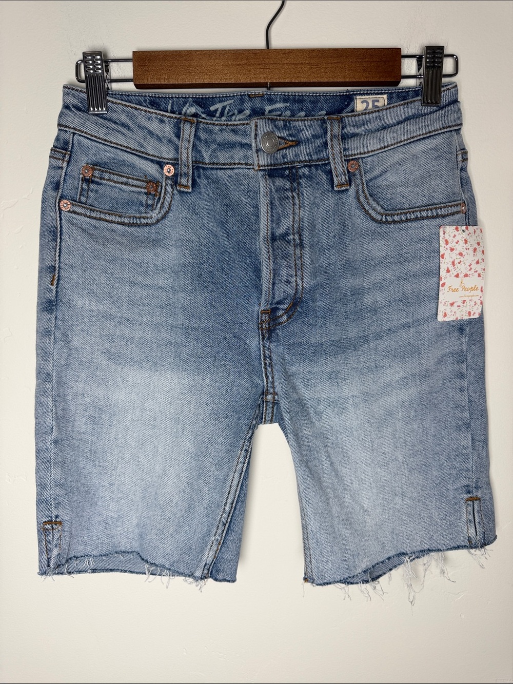 Free people We The Free Shorts People Pacific Blue Wash Denim Size 25 Jean NWT